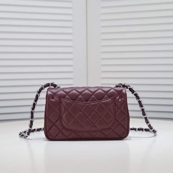 シャネルバッグ側面デザイン